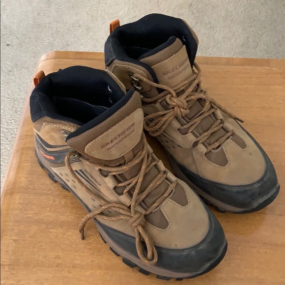 sketchers for hiking